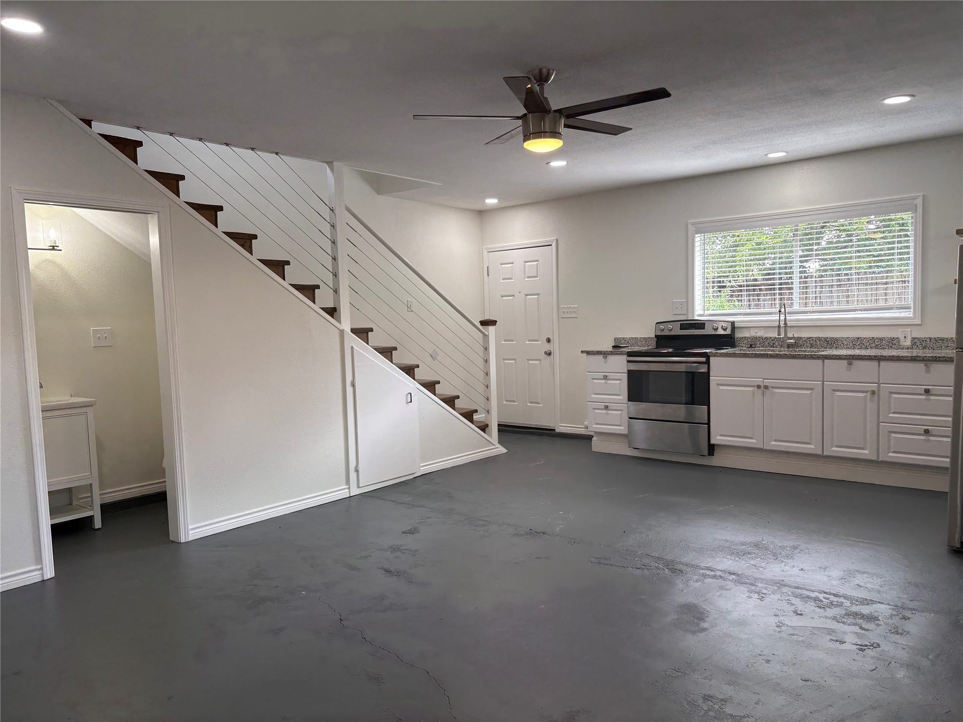 5325 Avenue R 1/2, #B, Galveston, TX 77551
