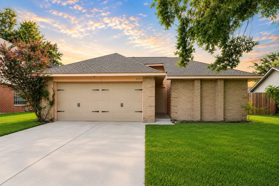 Property photo for 2714 Blue Mist Drive, Sugar Land, TX