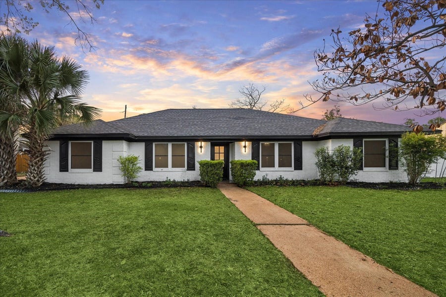 Property photo for 210 Weeping Oak Lane, Spring, TX