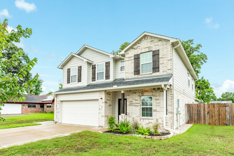Property photo for 322 Freeman Boulevard, West Columbia, TX