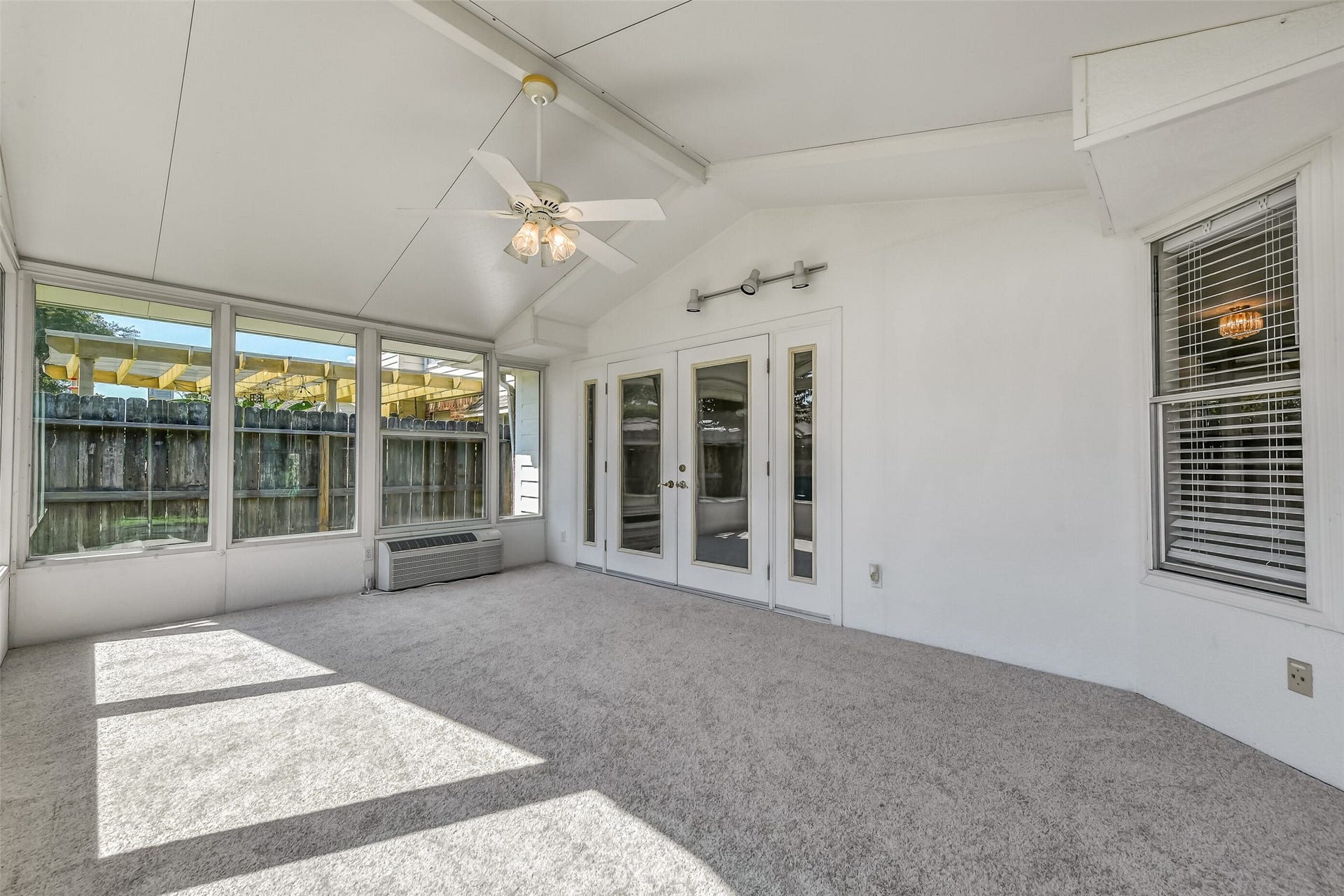 4335 Sugar Bars Drive, Friendswood, TX 77546 WOW what an amazing additional space ~