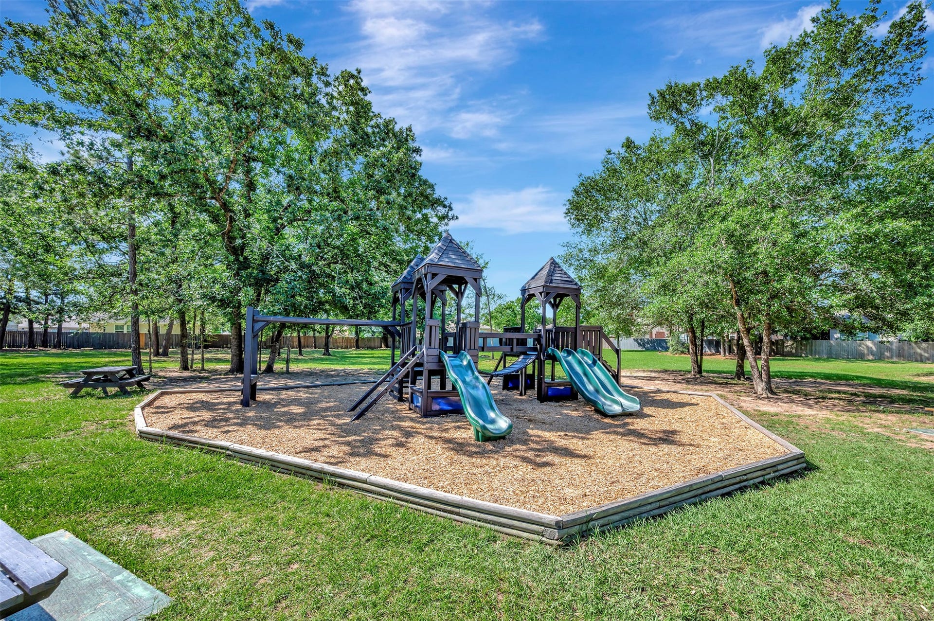 30598 Johnson Alley, Magnolia, TX 77355 Let your little ones play at this cute play area located in Glen Oaks.