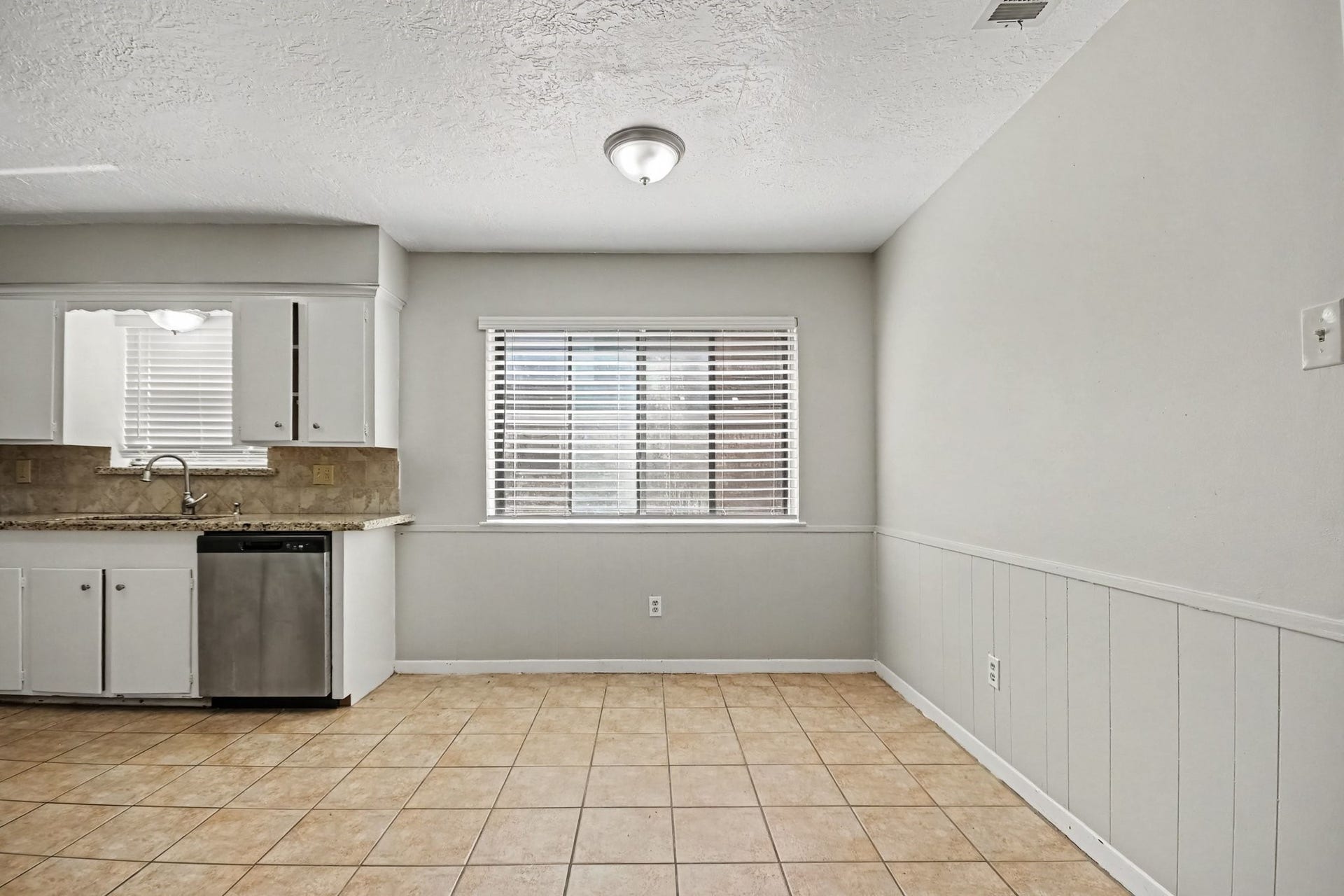 5113 Cottonwood Circle, Dickinson, TX 77539 5113 Cottonwood Circle, Dickinson, TX 77539