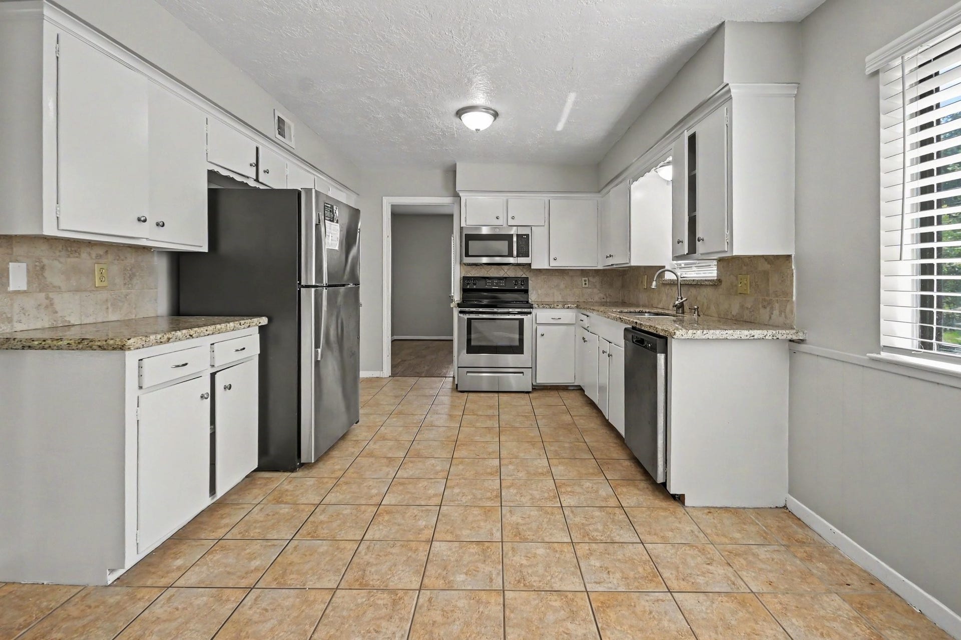 5113 Cottonwood Circle, Dickinson, TX 77539 5113 Cottonwood Circle, Dickinson, TX 77539