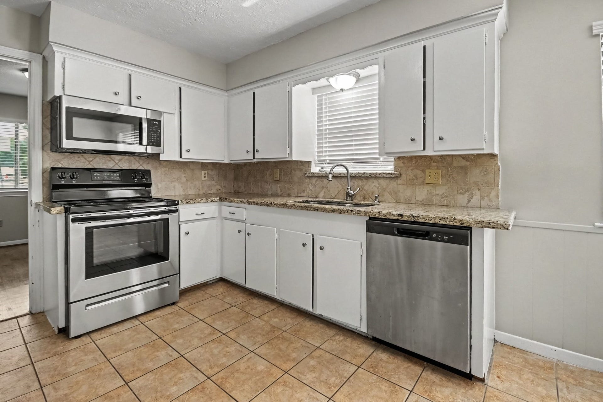 5113 Cottonwood Circle, Dickinson, TX 77539 5113 Cottonwood Circle, Dickinson, TX 77539