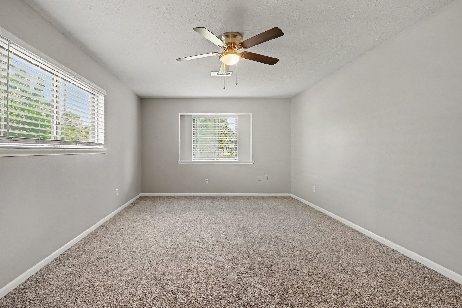 5113 Cottonwood Circle, Dickinson, TX 77539 5113 Cottonwood Circle, Dickinson, TX 77539