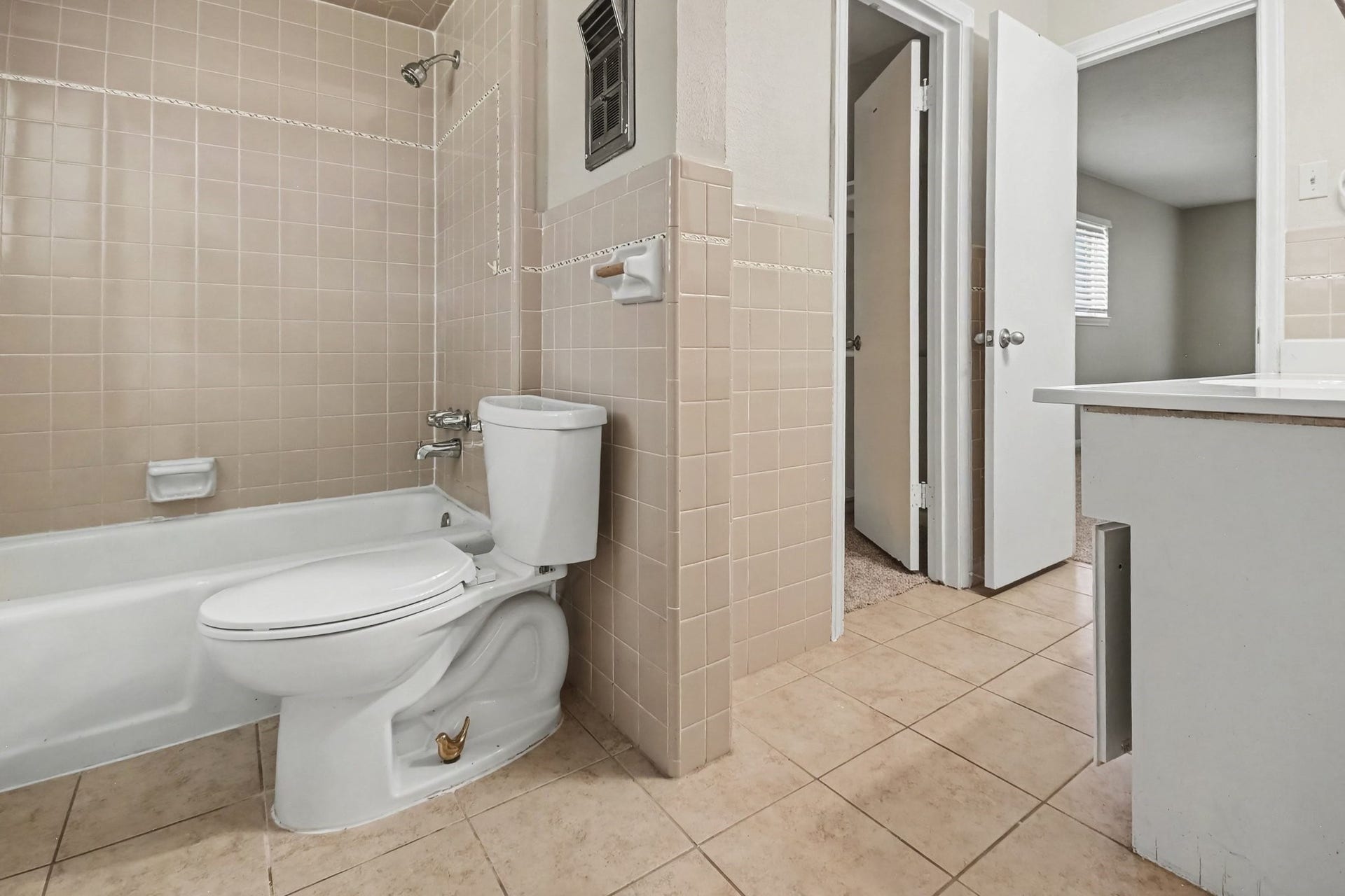 5113 Cottonwood Circle, Dickinson, TX 77539 5113 Cottonwood Circle, Dickinson, TX 77539