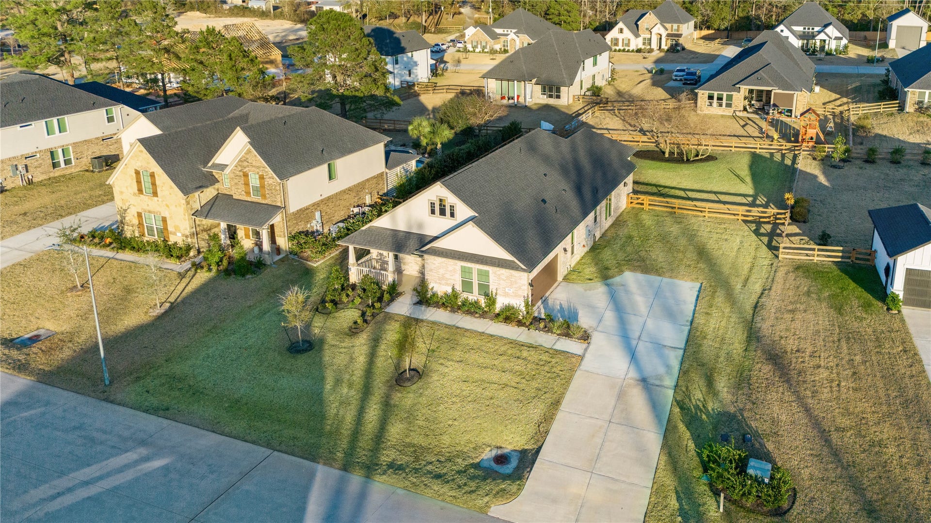 17728 Gold Saddle Lane, Magnolia, TX 77354 Timber Hollow is a charming community nestled among mature oak trees in Magnolia, Texas, blending natural beauty with modern living. Residents can enjoy a peaceful lifestyle with a scenic community lake and winding walking trails, perfect for outdoor enjoyment and connecting with nature.