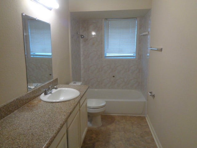 11903 Sagecliff Drive, Katy, TX 77089 9206 Mahoning Drive - photos prior to tenant occupancy