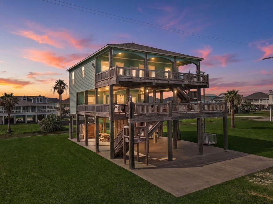 Property photo for 2929 Lakeside, Crystal Beach, TX