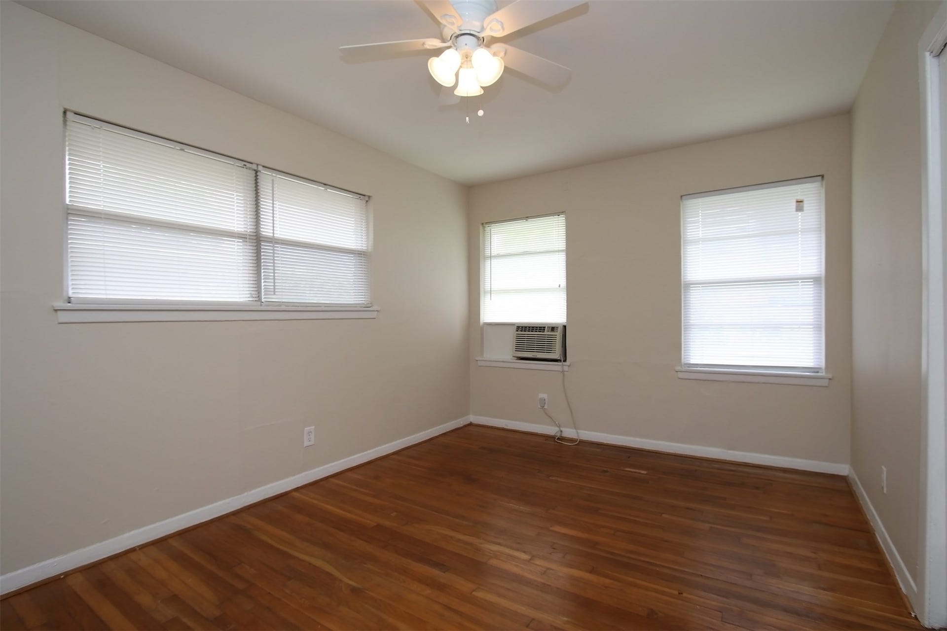 8807 Timberside Drive, #4, Houston, TX 77025 8807 Timberside Drive, #4, Houston, TX 77025