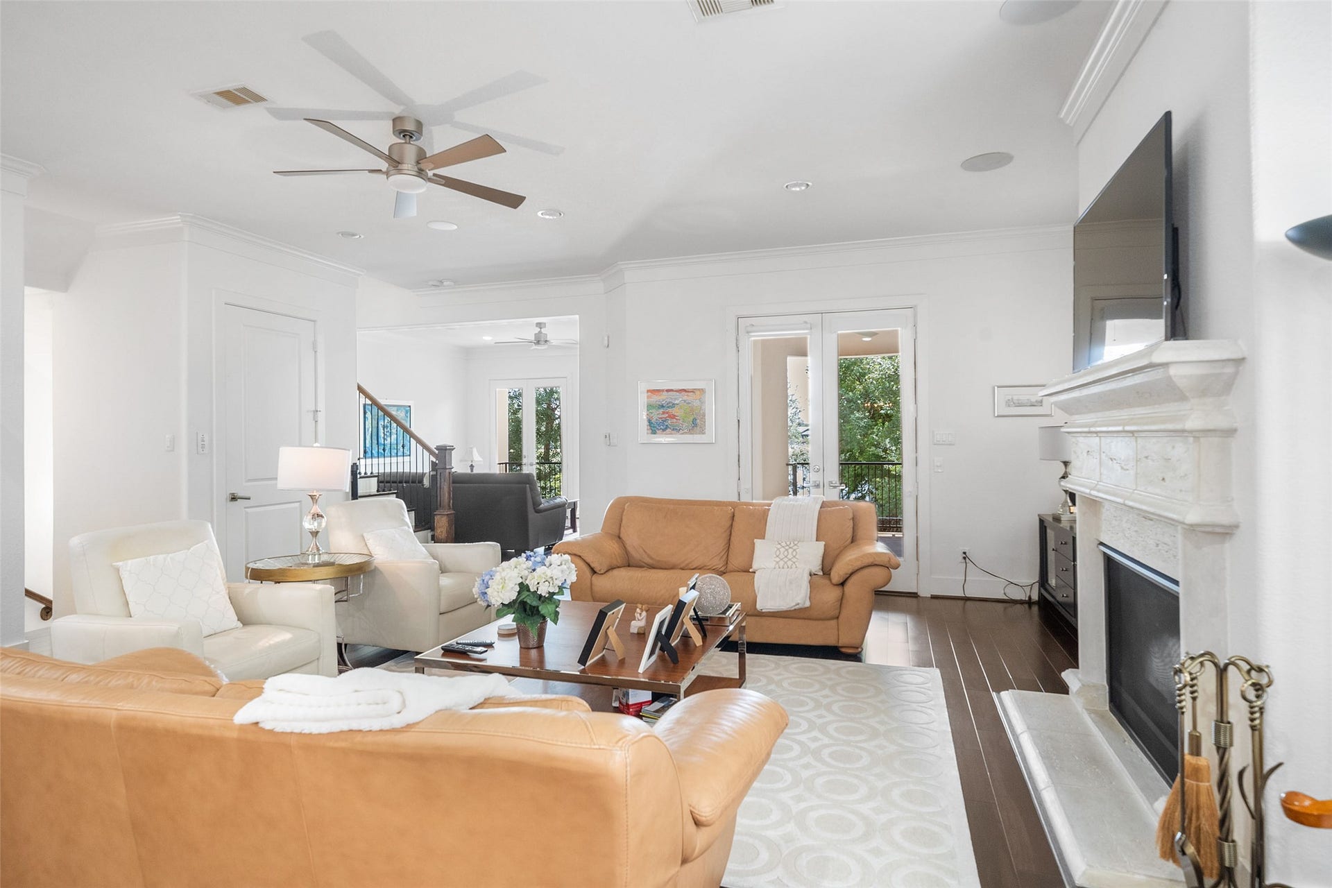 18 Secluded Trail, The Woodlands, TX 77380 18 Secluded Trail, The Woodlands, TX 77380