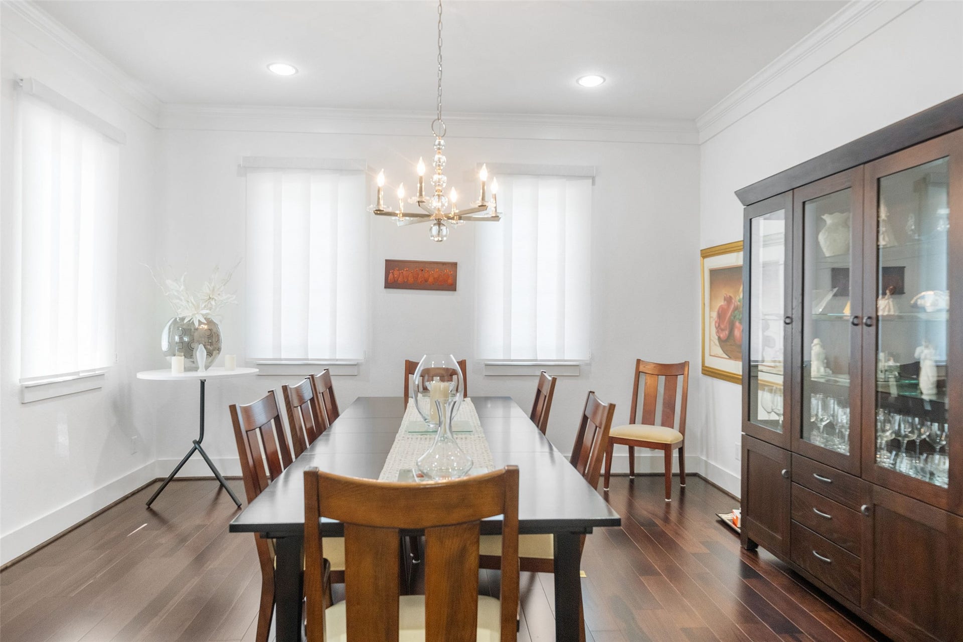 18 Secluded Trail, The Woodlands, TX 77380 MAJESTIC DINING AREA FOR ENTERTAINING YOUR FAMILY AND FRIENDS, FEATURING LOADS OF NATURAL LIGHT