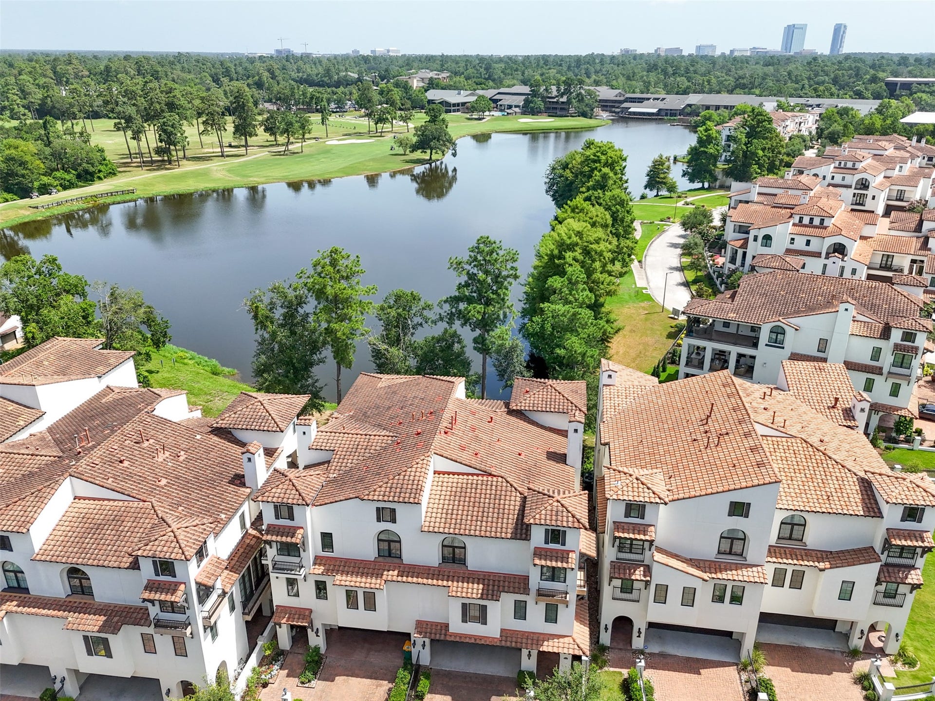 18 Secluded Trail, The Woodlands, TX 77380 18 Secluded Trail, The Woodlands, TX 77380