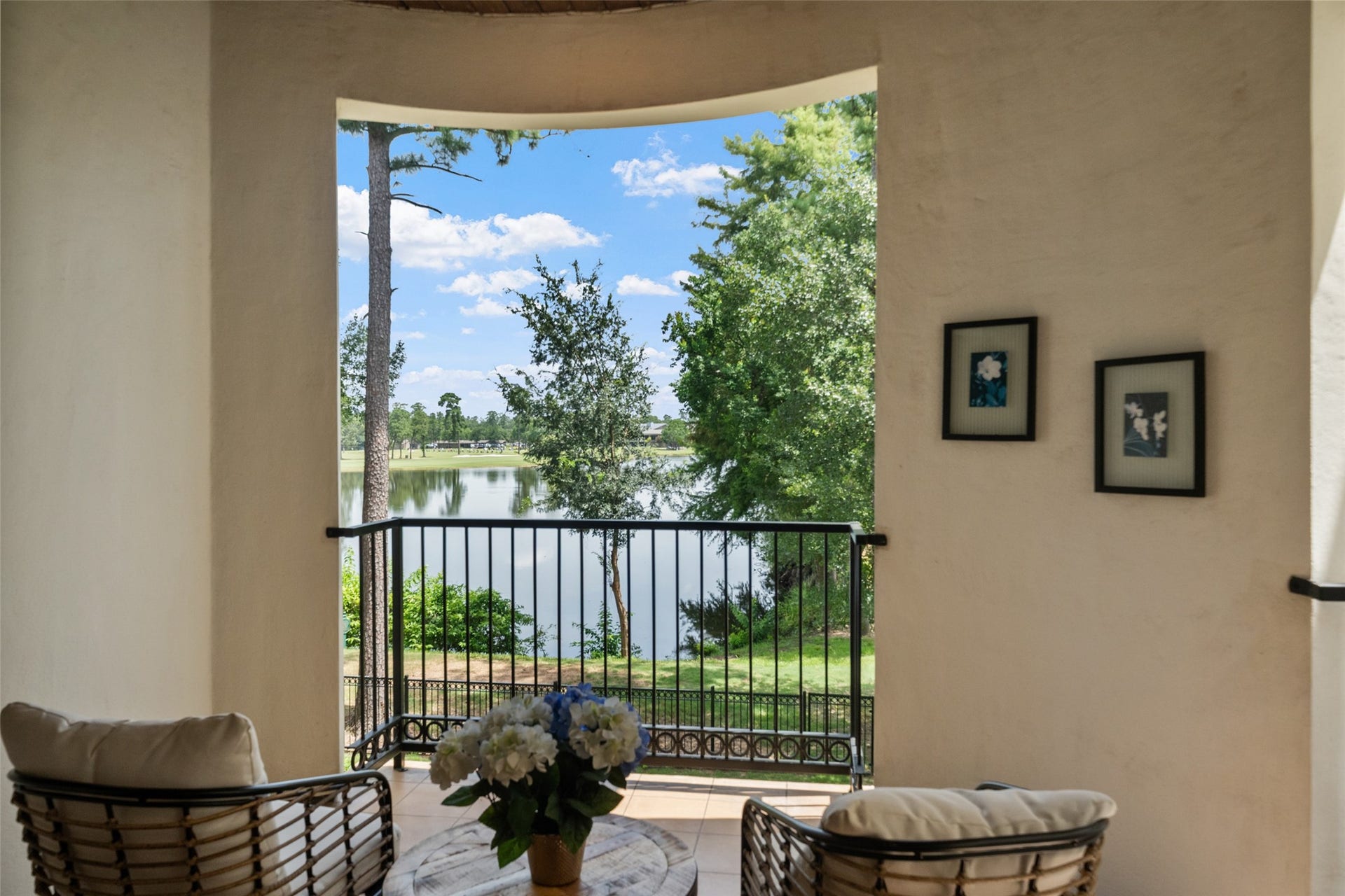 18 Secluded Trail, The Woodlands, TX 77380 18 Secluded Trail, The Woodlands, TX 77380