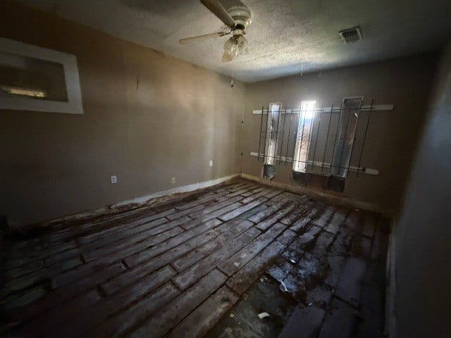 5714 Groveton Street, Houston, TX 77033 5714 Groveton Street, Houston, TX 77033