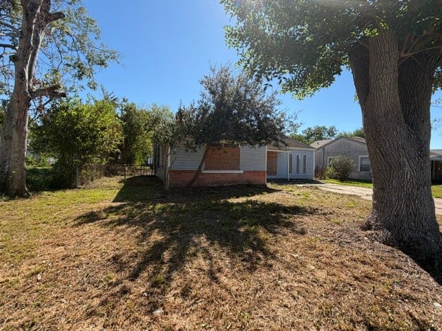 5714 Groveton Street, Houston, TX 77033 5714 Groveton Street, Houston, TX 77033