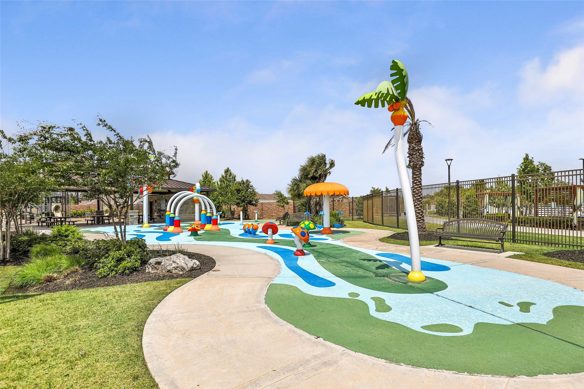 Balmoral's impressive aquatic amenities include pools, splash areas and plenty of space for outdoor fun.
