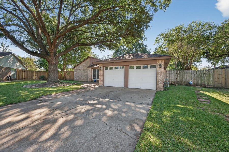 Property photo for 2602 Sicklepod Drive, Houston, TX