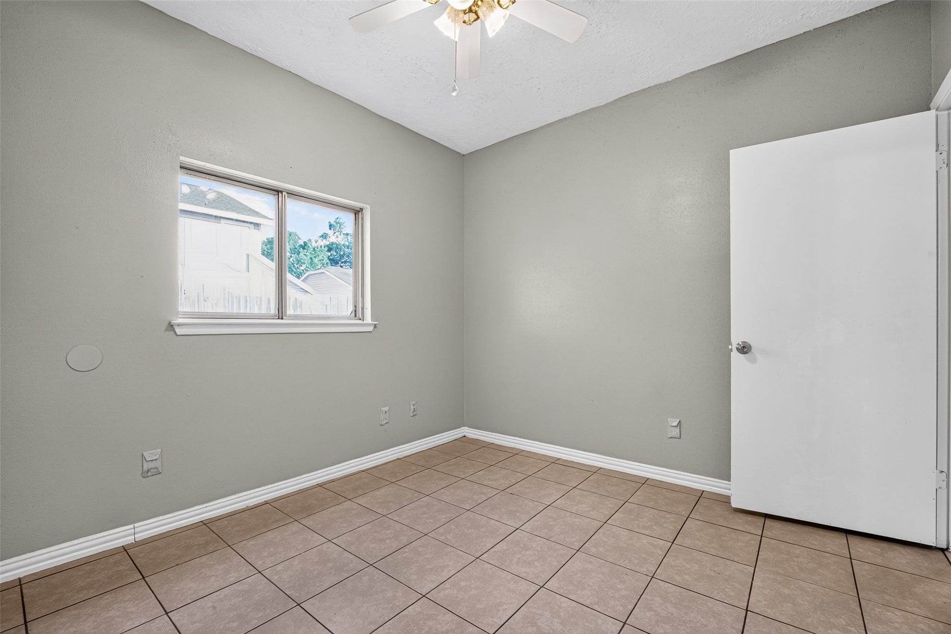 10523 Lands End Drive, Houston, TX 77099