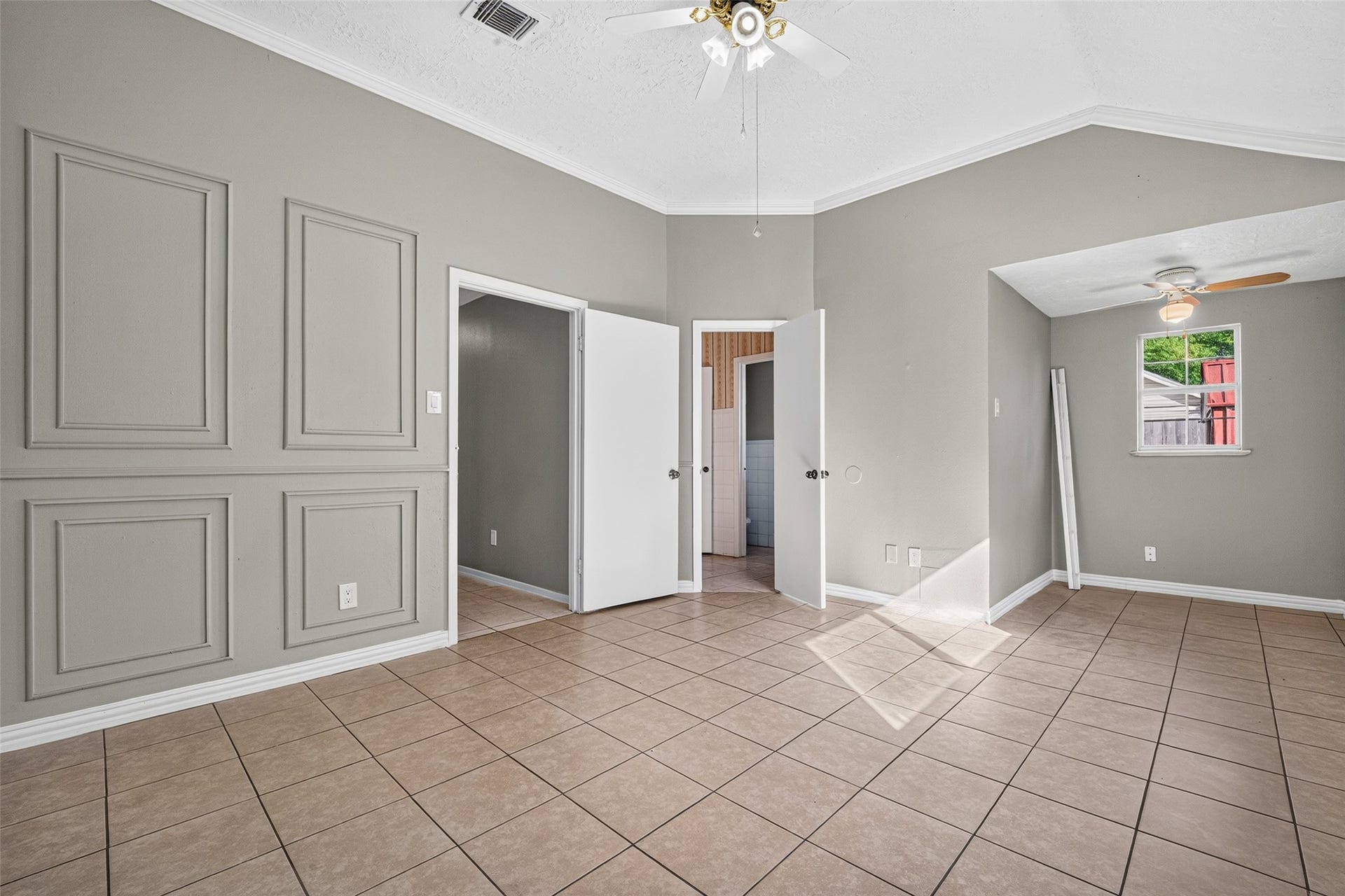 10523 Lands End Drive, Houston, TX 77099