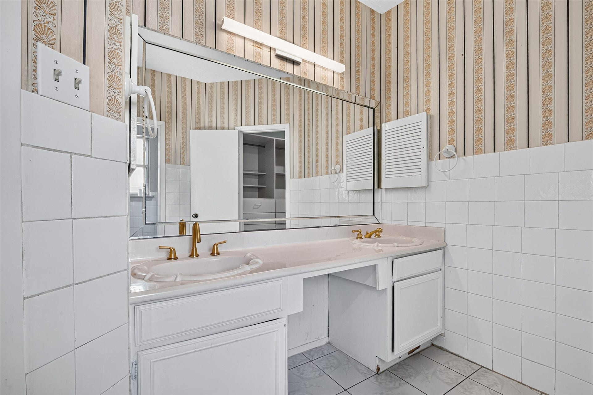 10523 Lands End Drive, Houston, TX 77099