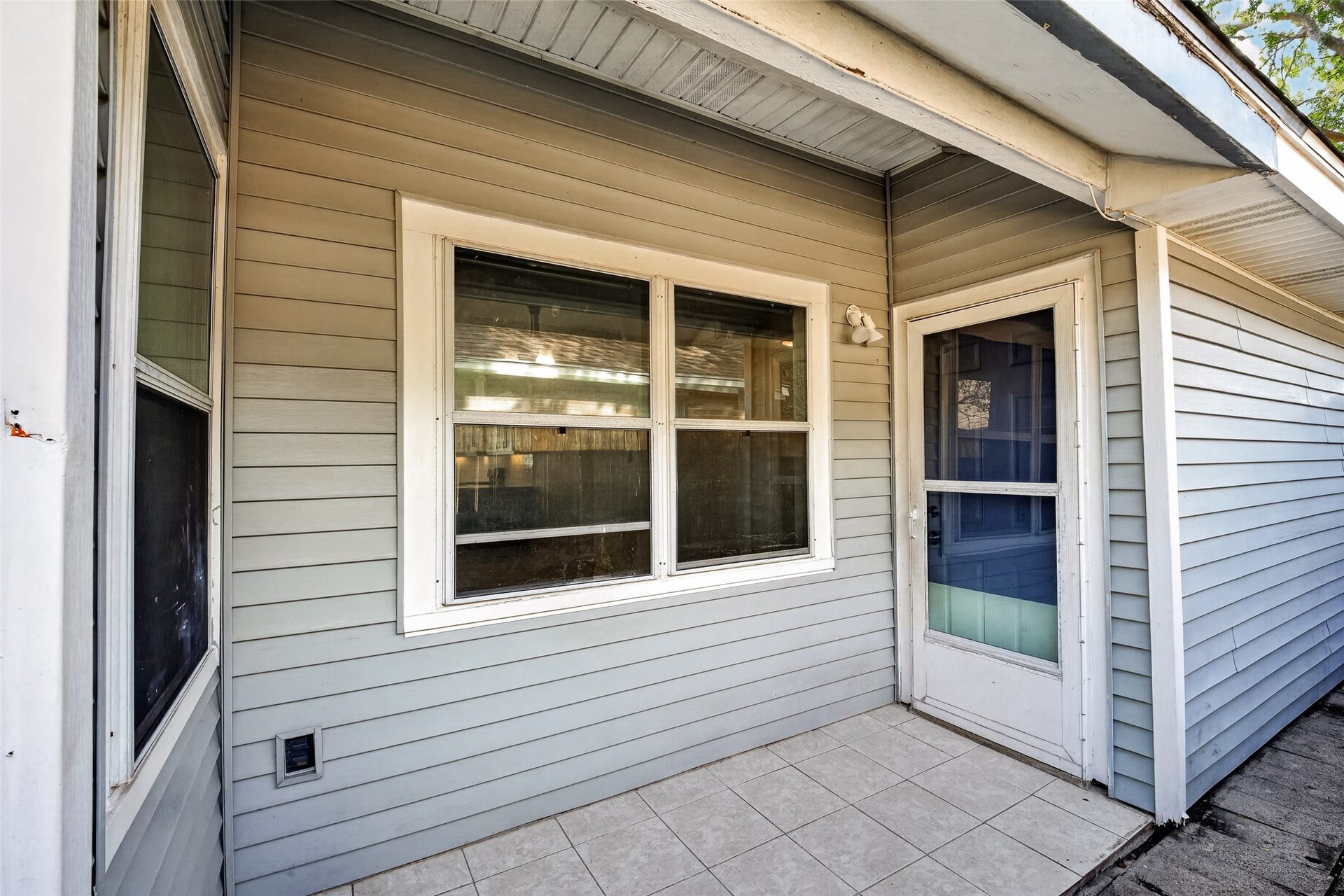 10523 Lands End Drive, Houston, TX 77099