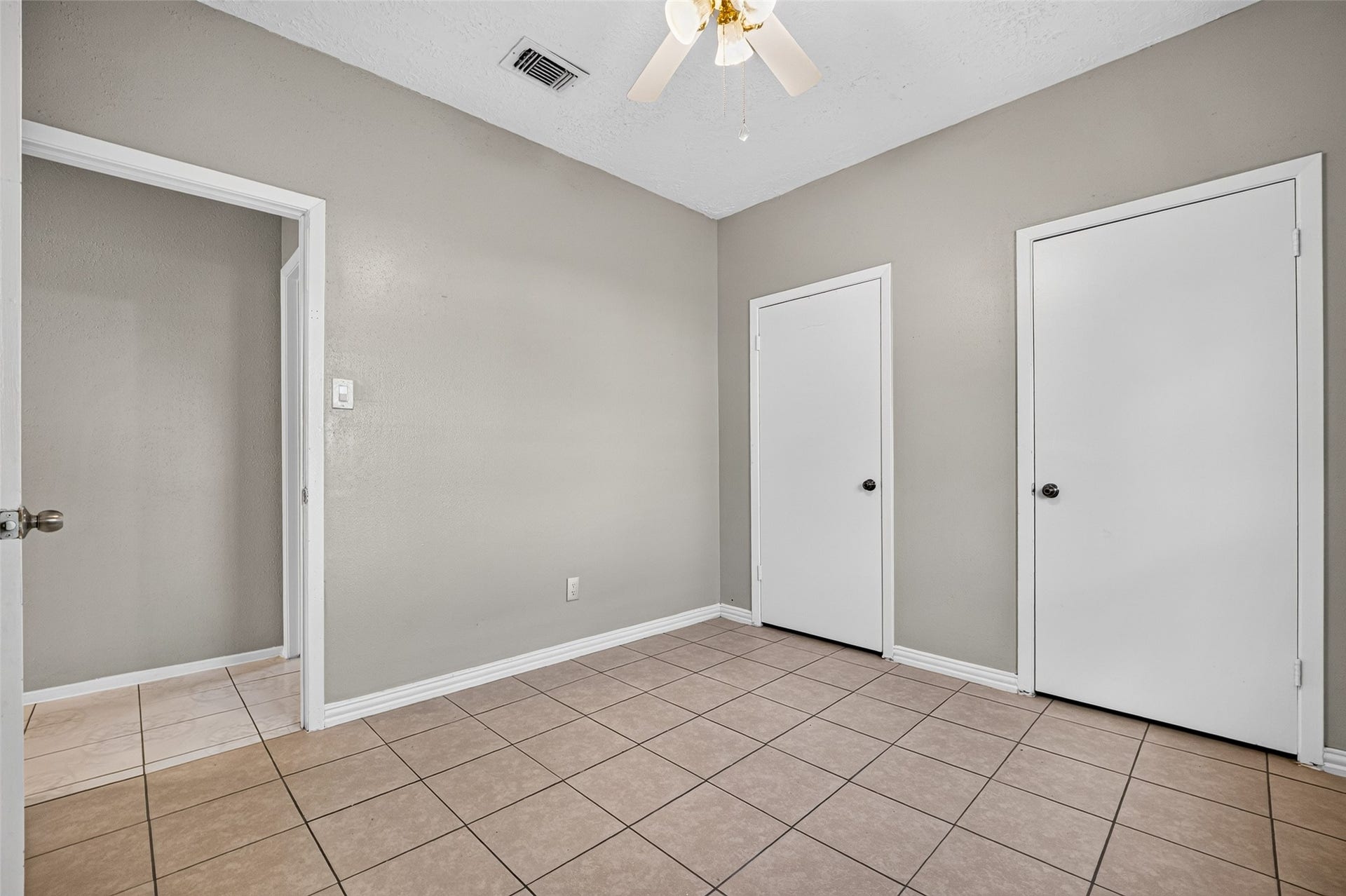 10523 Lands End Drive, Houston, TX 77099