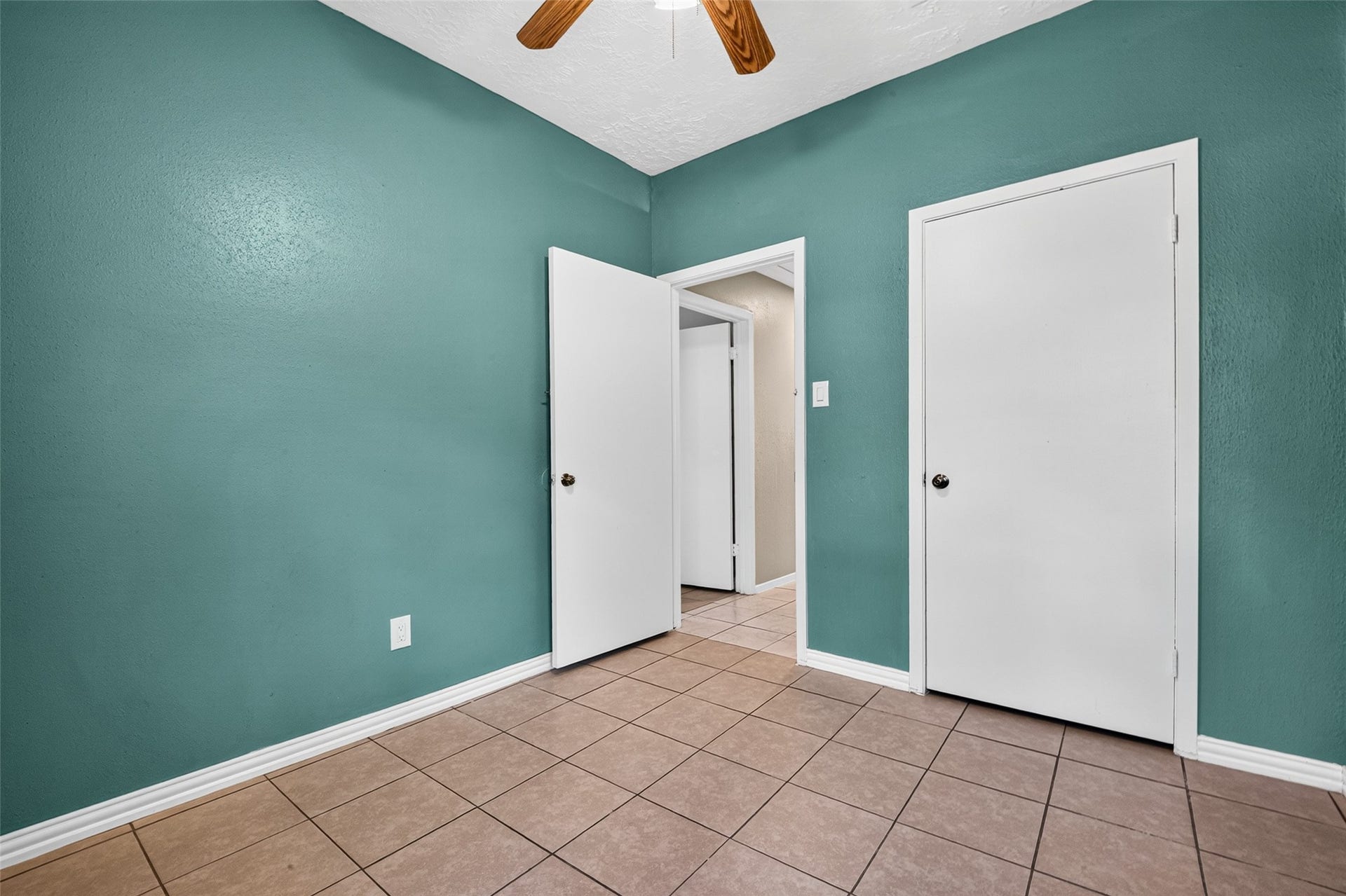 10523 Lands End Drive, Houston, TX 77099