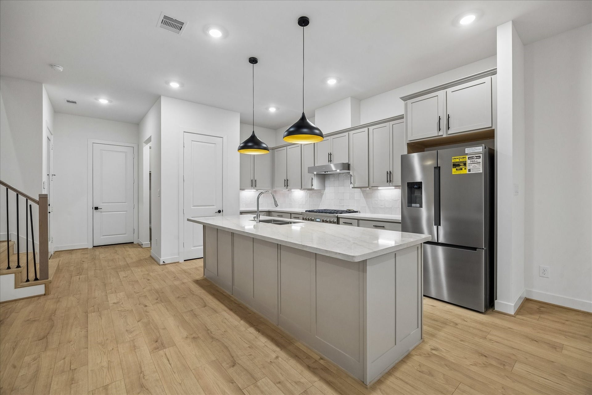 5016 Schuler Street, Houston, TX 77007