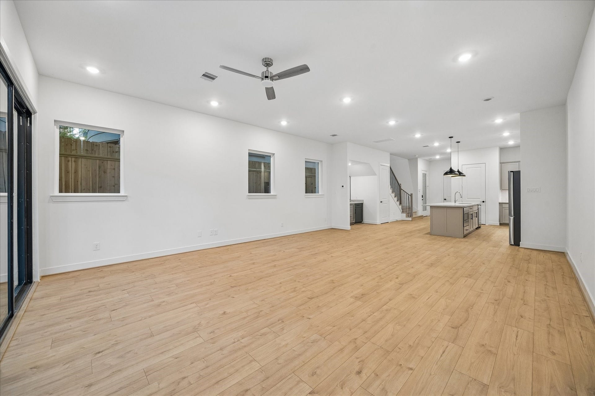 5016 Schuler Street, Houston, TX 77007