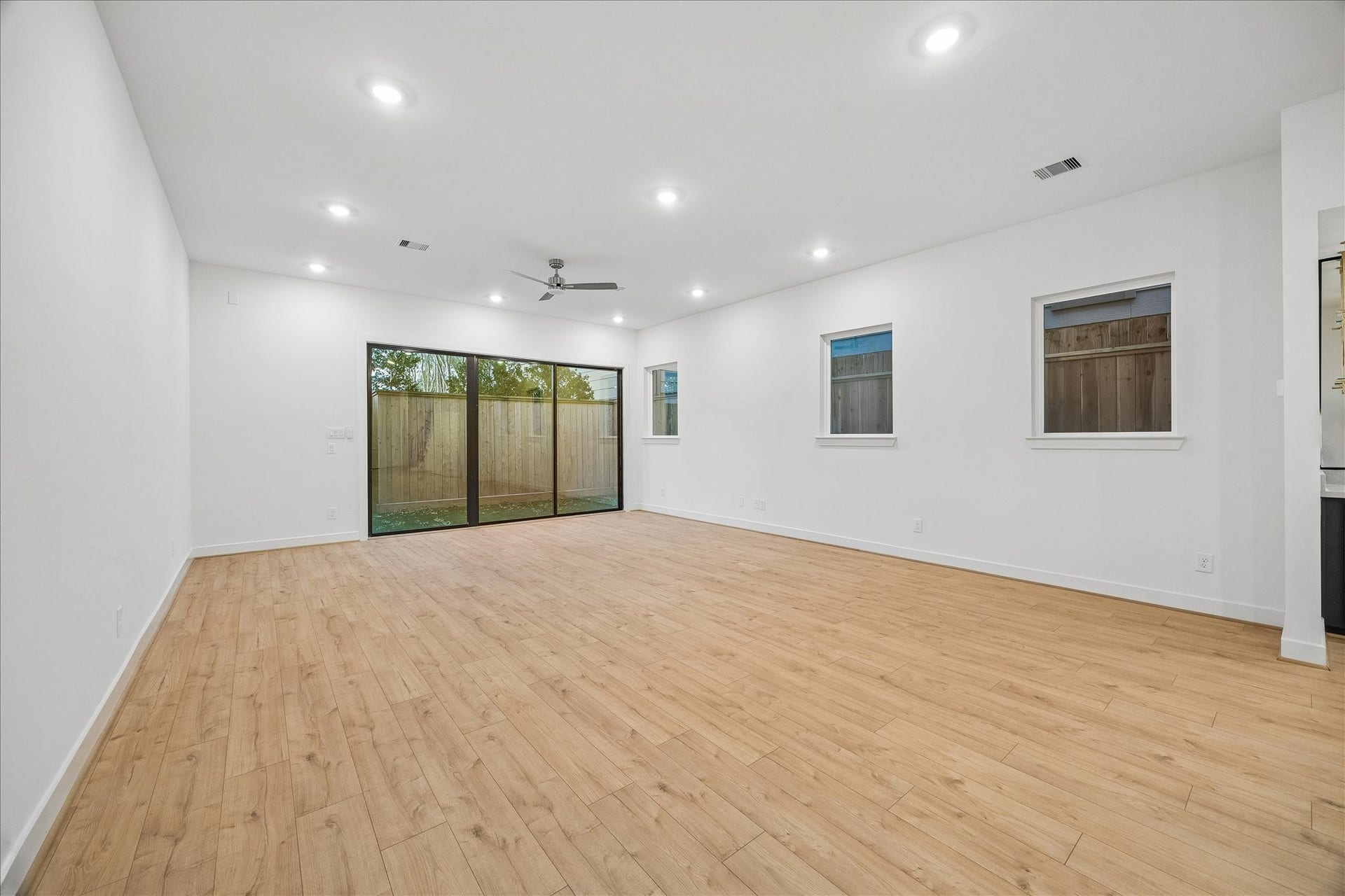 5016 Schuler Street, Houston, TX 77007
