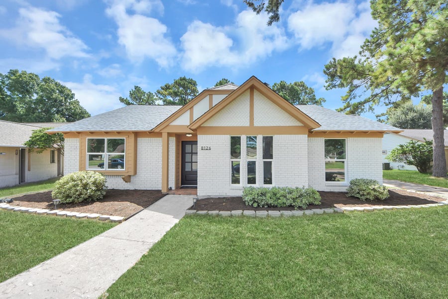 Property photo for 8126 Clover Gardens Drive, Houston, TX