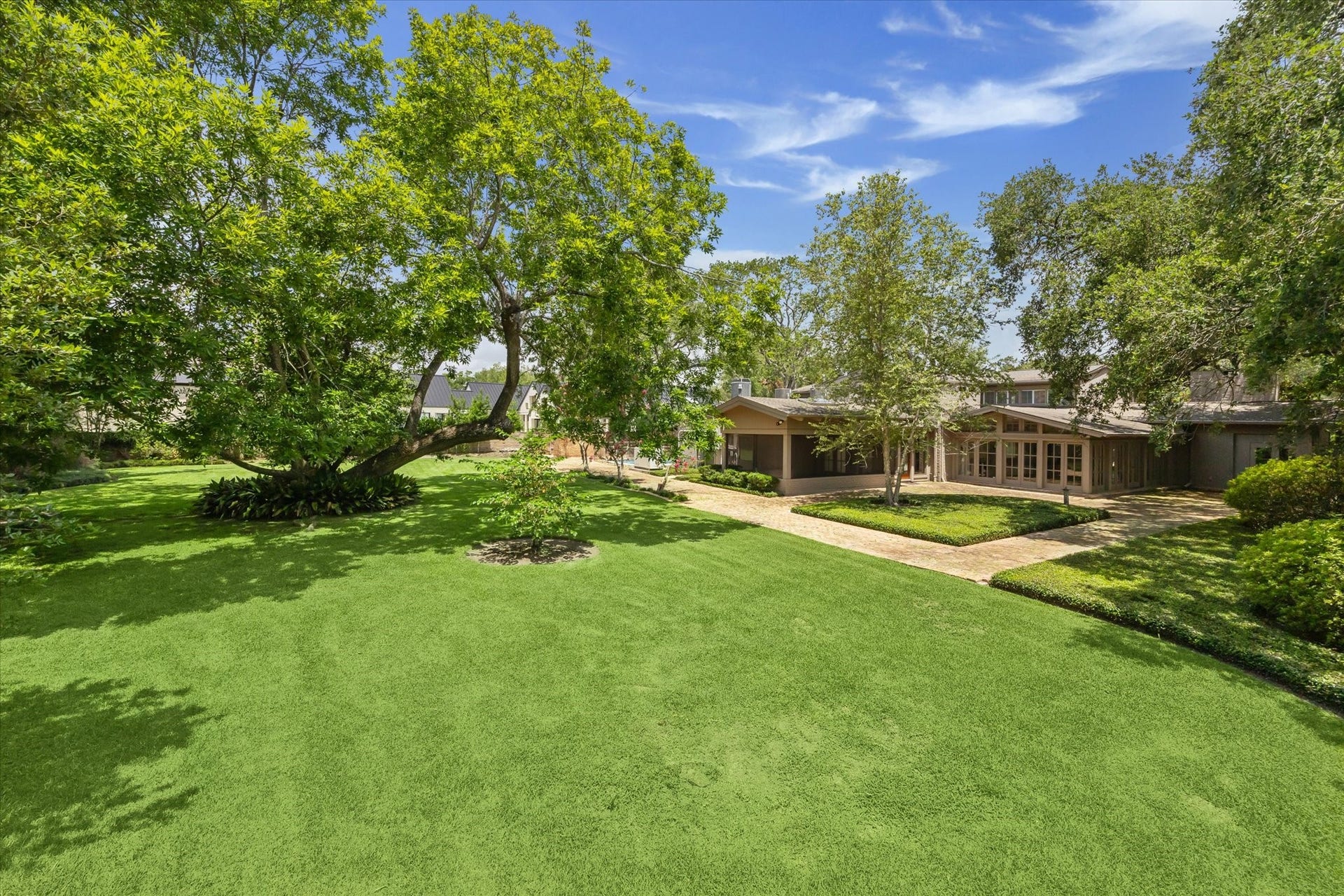 626 Rocky River Road, Houston, TX 77056 626 Rocky River Road, Houston, TX 77056