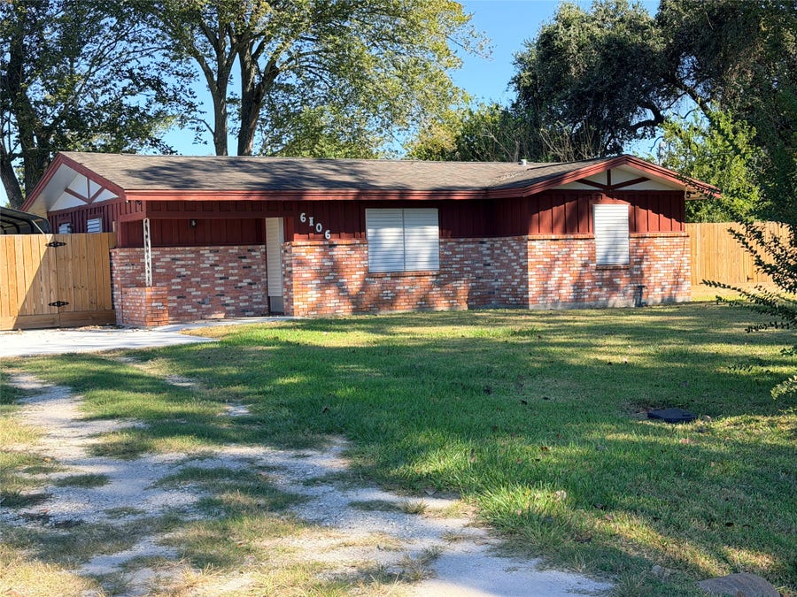 Property photo for 6106 Linton Lane, Texas City, TX