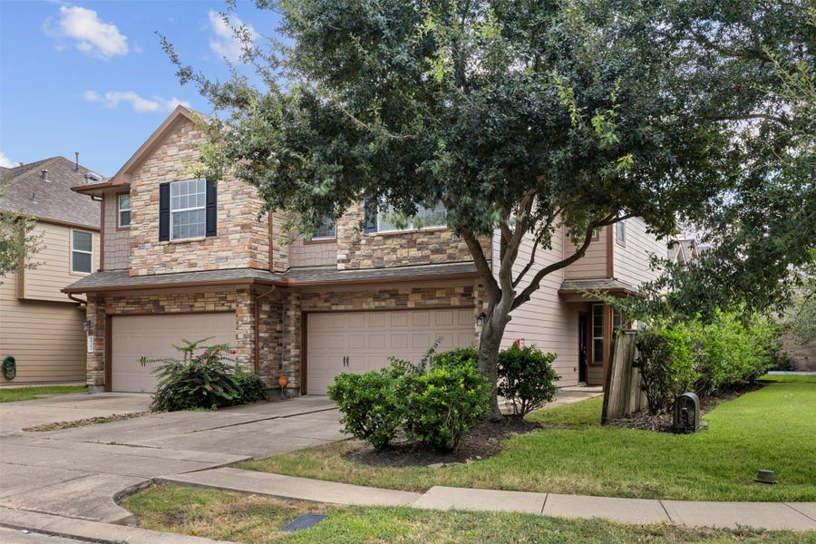 Property photo for 2765 Maybrook Hollow Lane, Houston, TX
