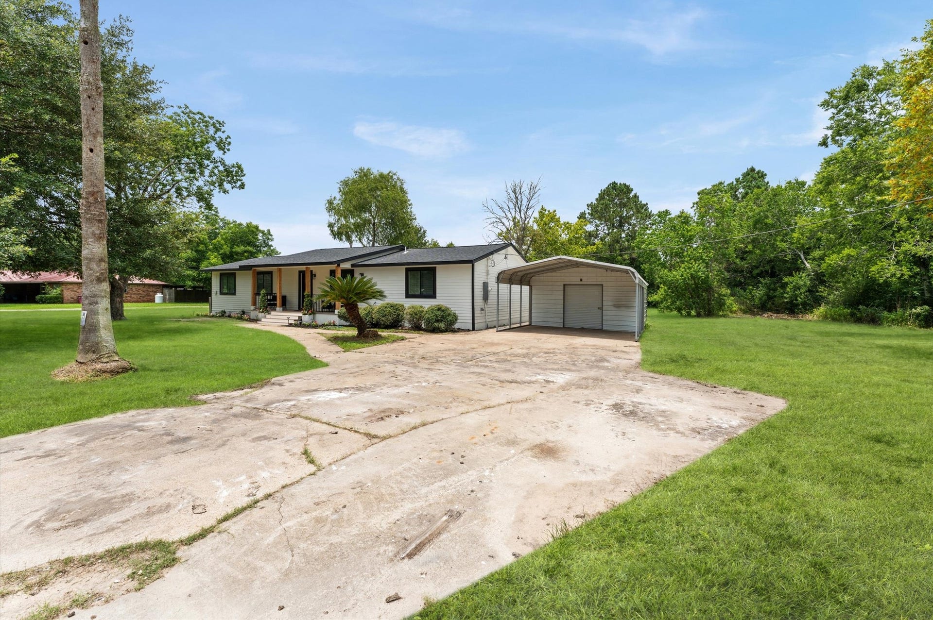 2197 County Road 540, Alvin, TX 77511