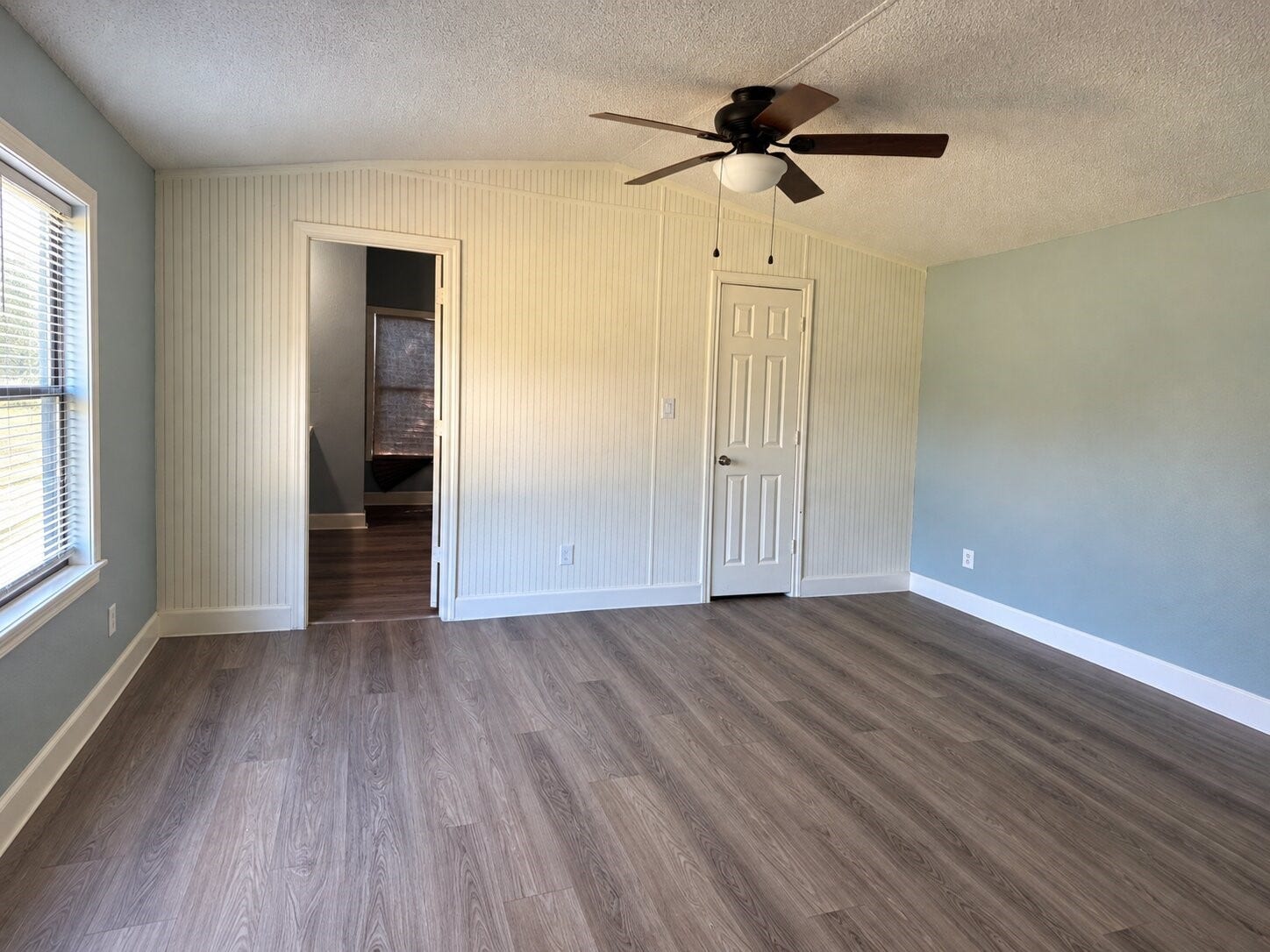 28306 Fox Wood Dr Unit A/B Drive, Pinehurst, TX 77362 Primary Bedroom + Bathroom
