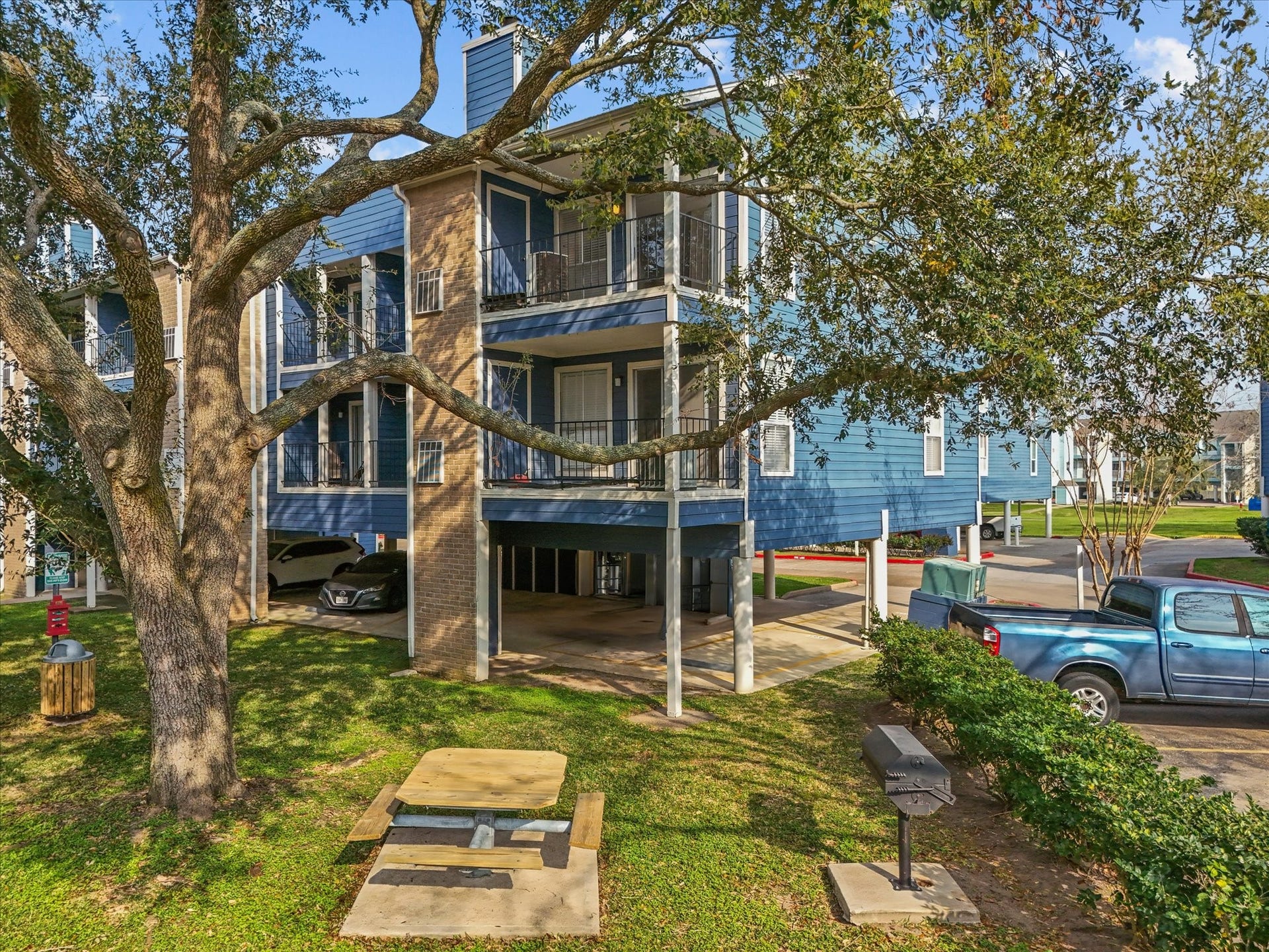 18519 Egret Bay Boulevard, #1802, Webster, TX 77058 Beautiful property and well maintained.
