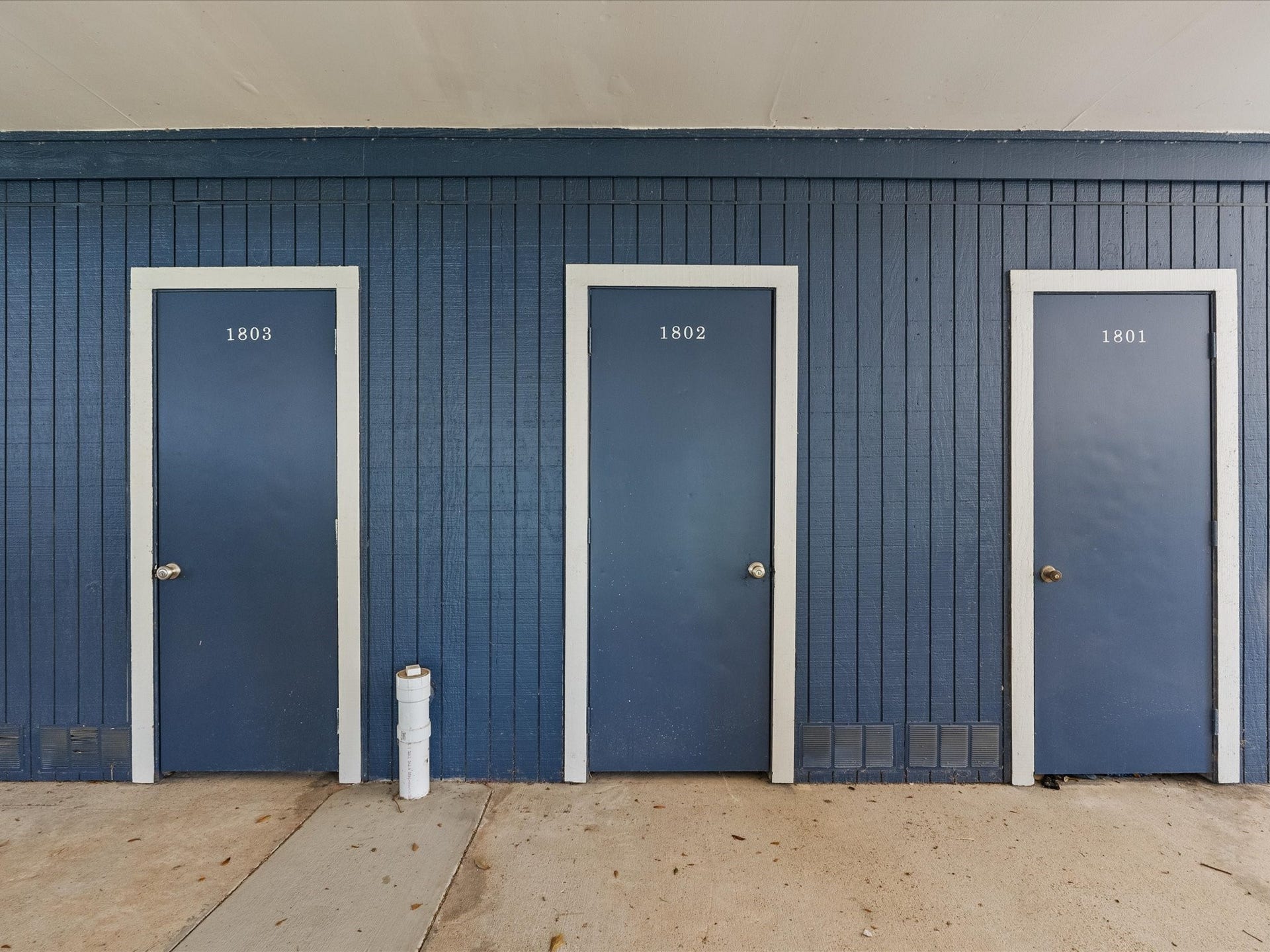 18519 Egret Bay Boulevard, #1802, Webster, TX 77058 Storage rooms.
