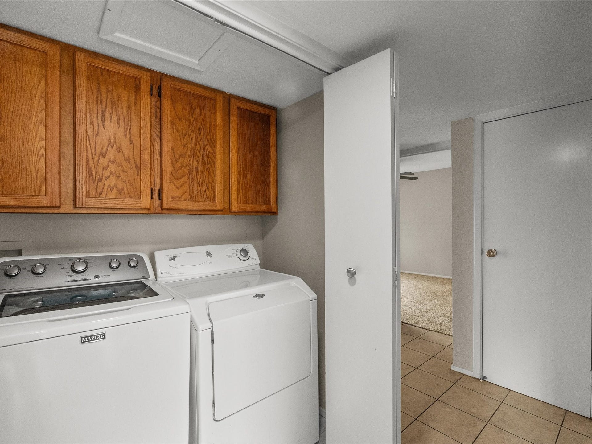 18519 Egret Bay Boulevard, #1802, Webster, TX 77058 Utility room is located inside the home.