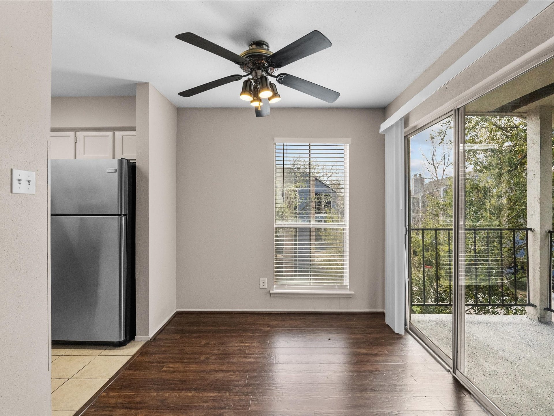 18519 Egret Bay Boulevard, #1802, Webster, TX 77058 Breakfast area is open to the balcony, which also has a storage closet.