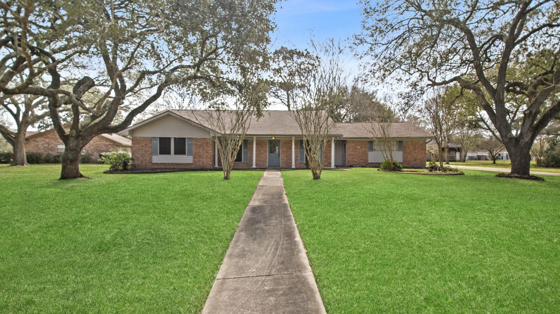 515 Fairdale Street, Friendswood, TX 77546 Welcome to 515 Fairdale!