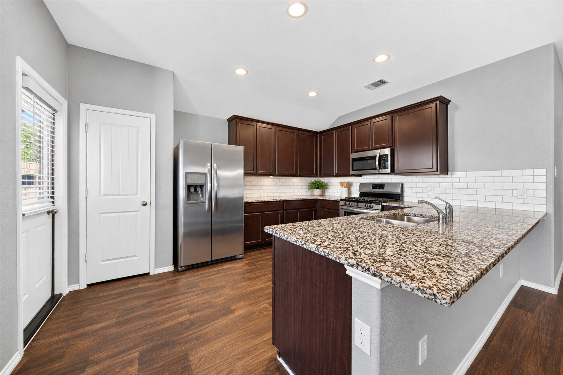 702 Green Clover Lane, Rosharon, TX 77583 702 Green Clover Lane, Rosharon, TX 77583