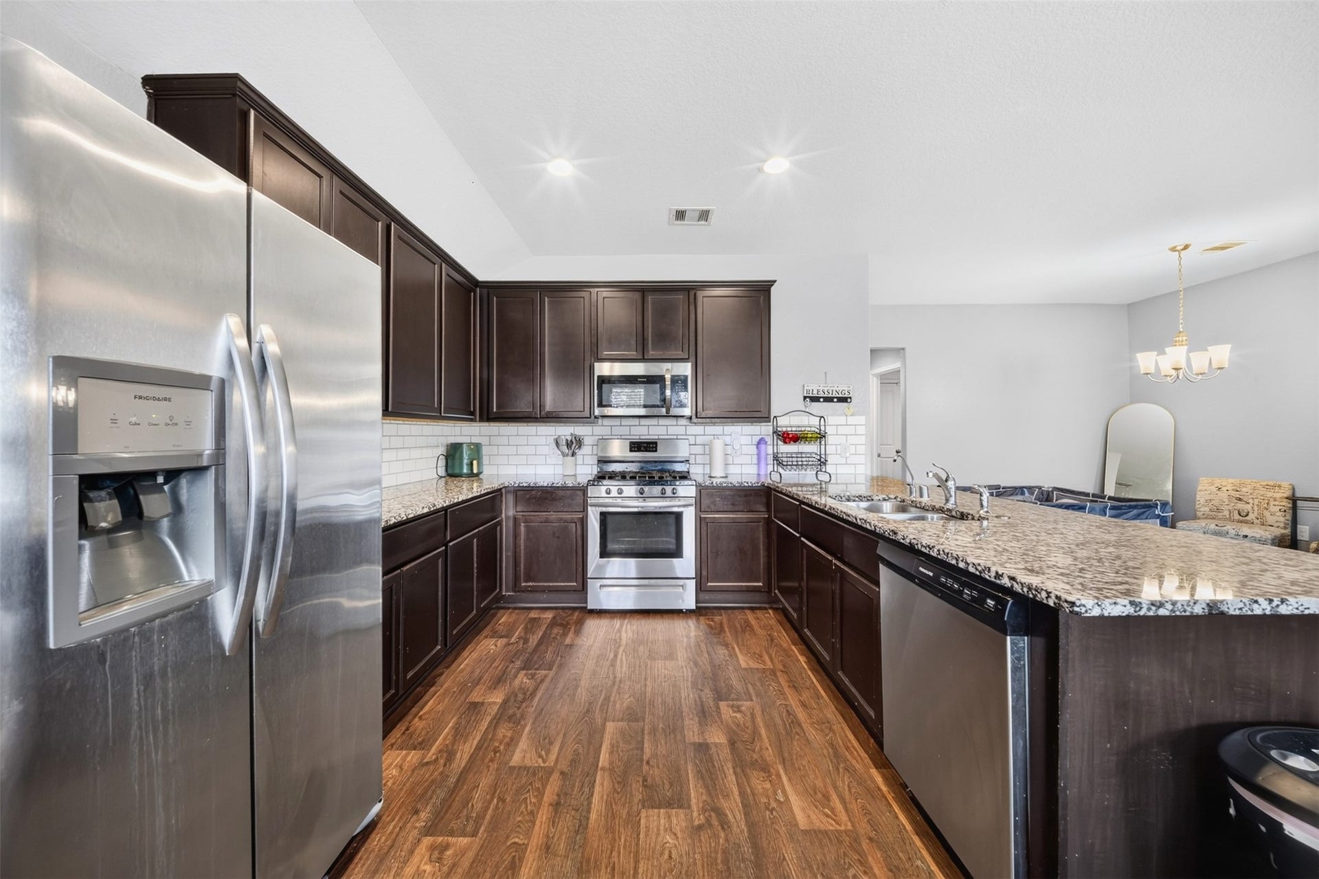 702 Green Clover Lane, Rosharon, TX 77583 702 Green Clover Lane, Rosharon, TX 77583