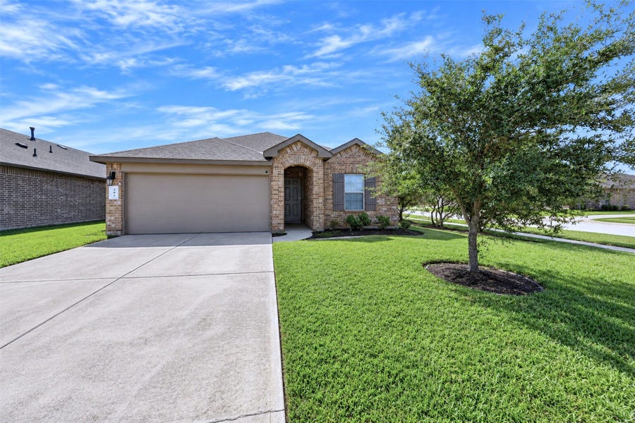 Property photo for 702 Green Clover Lane, Rosharon, TX