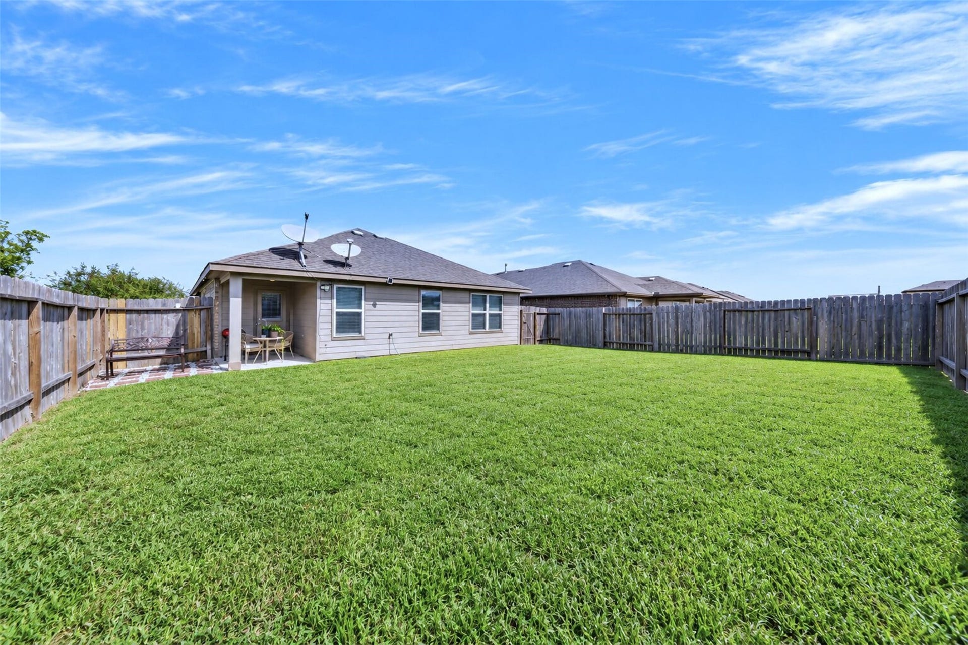 702 Green Clover Lane, Rosharon, TX 77583 702 Green Clover Lane, Rosharon, TX 77583