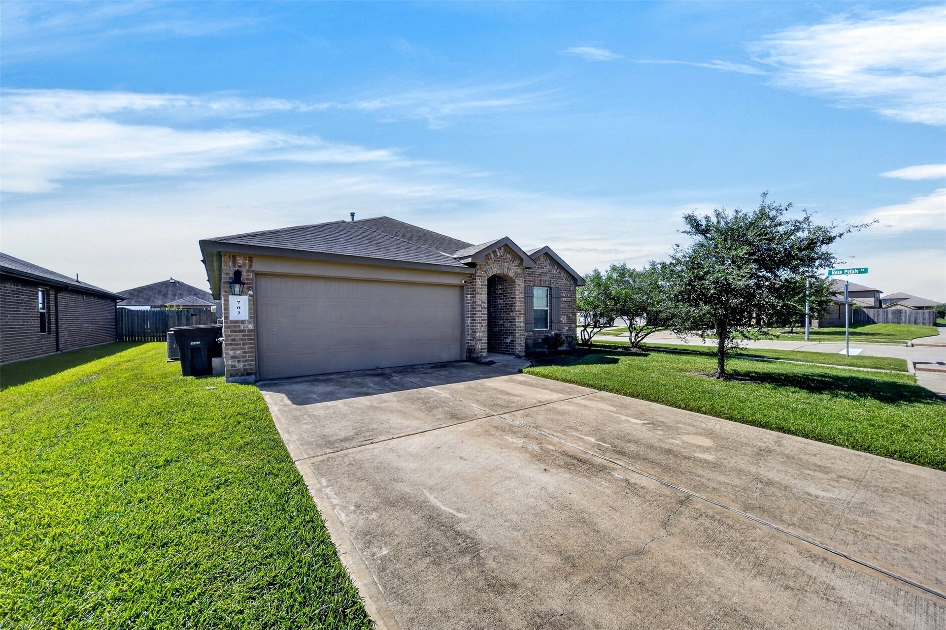 702 Green Clover Lane, Rosharon, TX 77583 702 Green Clover Lane, Rosharon, TX 77583