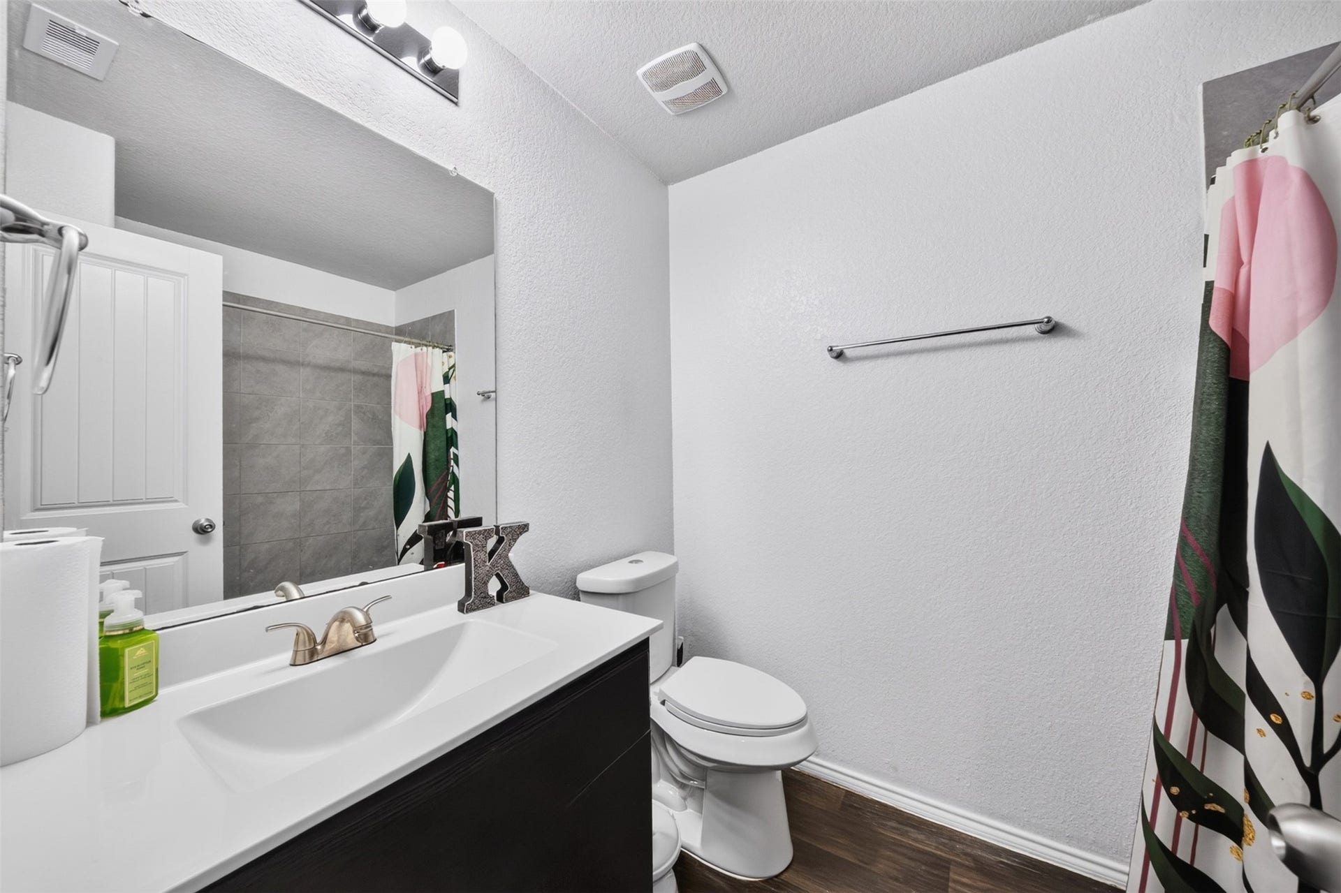 702 Green Clover Lane, Rosharon, TX 77583 702 Green Clover Lane, Rosharon, TX 77583