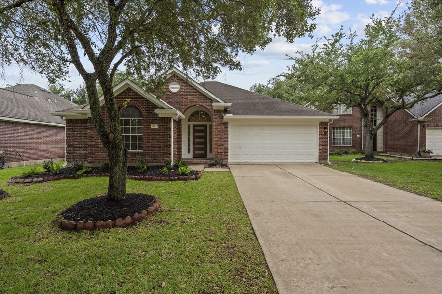 Property photo for 13810 Aspen Knoll Court, Houston, TX